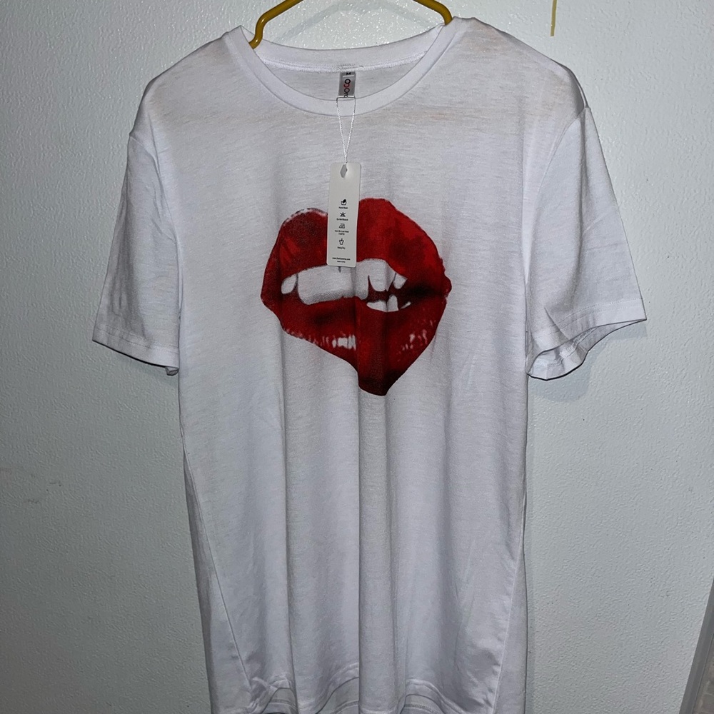 2 Lip Tee Bundle - image 3